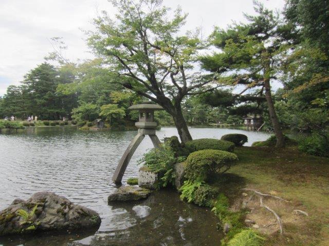 Kenrokuen Garden in Kanazawa City    (Kanazawa Goodwill Guide Network)